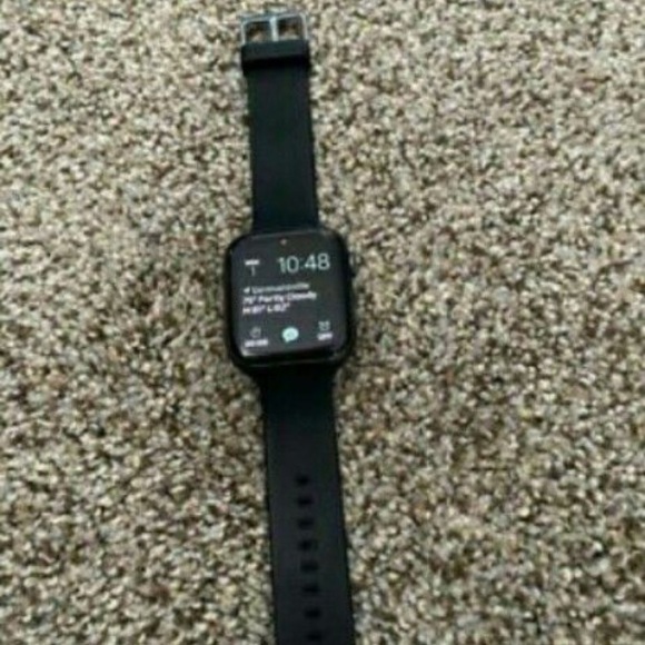 Apple Watch - Picture 1 of 4
